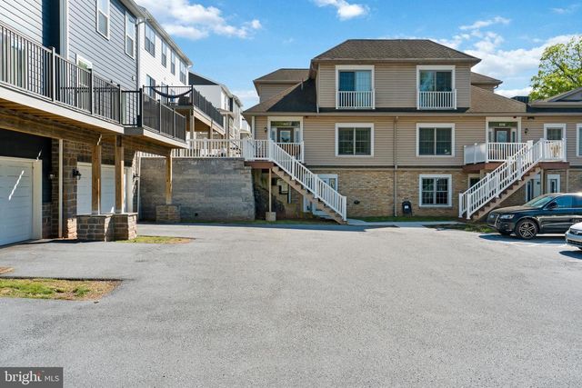 108 HIGH POINTE DR, Hummelstown, PA 17036