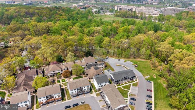 108 HIGH POINTE DR, Hummelstown, PA 17036