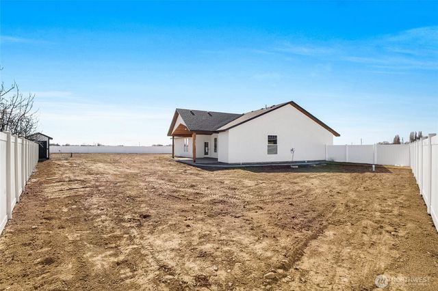 3037 Blackbird Place NE, Moses Lake, WA 98837