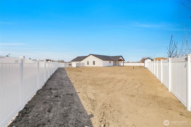 3037 Blackbird Place NE, Moses Lake, WA 98837