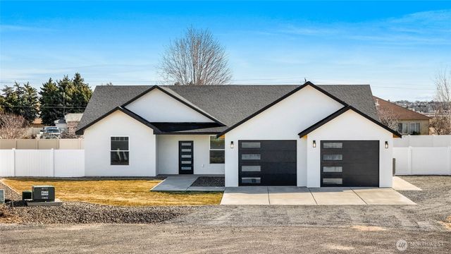 3037 Blackbird Place NE, Moses Lake, WA 98837
