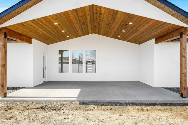 3037 Blackbird Place NE, Moses Lake, WA 98837