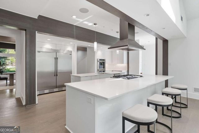 2883 W Roxboro Road NE, Atlanta, GA 30324