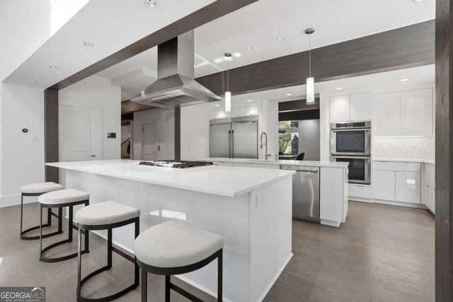 2883 W Roxboro Road NE, Atlanta, GA 30324