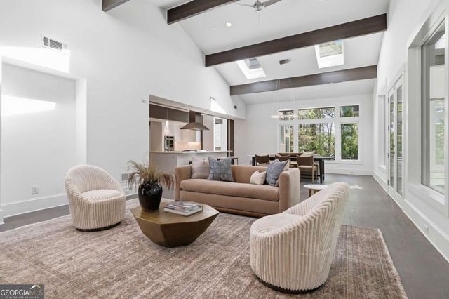 2883 W Roxboro Road NE, Atlanta, GA 30324