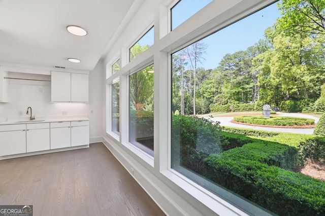 2883 W Roxboro Road NE, Atlanta, GA 30324