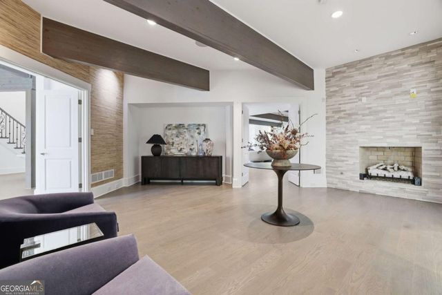 2883 W Roxboro Road NE, Atlanta, GA 30324