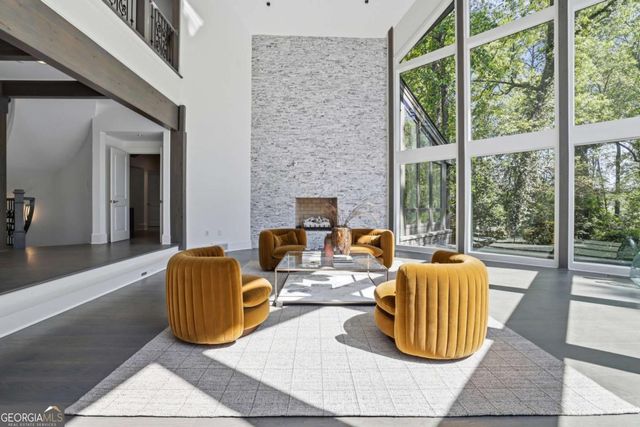 2883 W Roxboro Road NE, Atlanta, GA 30324