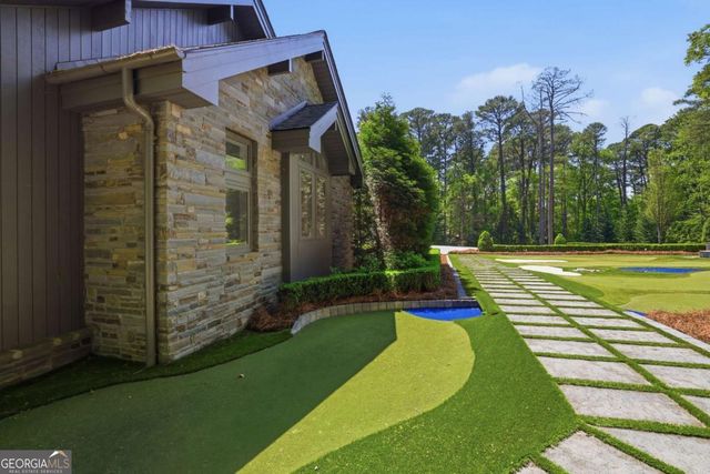 2883 W Roxboro Road NE, Atlanta, GA 30324