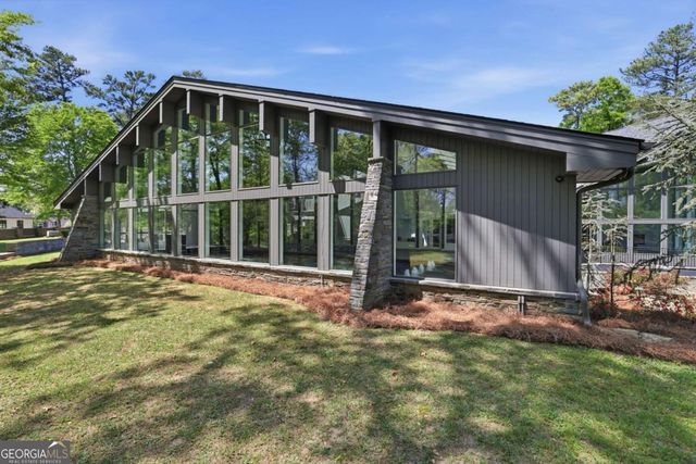 2883 W Roxboro Road NE, Atlanta, GA 30324