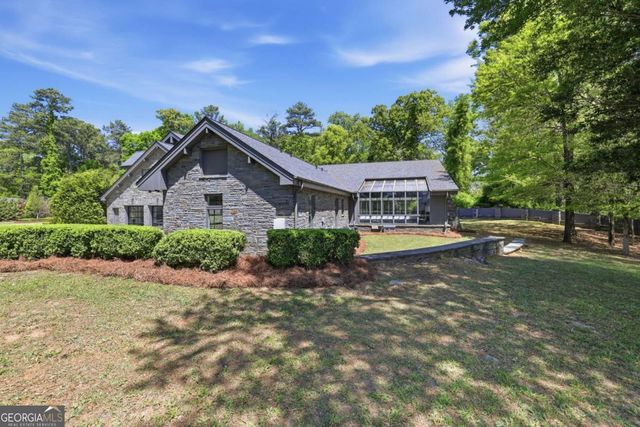 2883 W Roxboro Road NE, Atlanta, GA 30324
