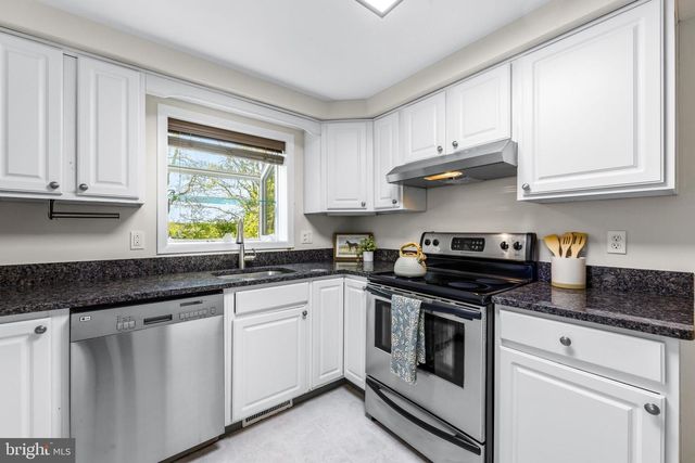 11 RANDOLPH SPRINGS CT, Baltimore, MD 21228
