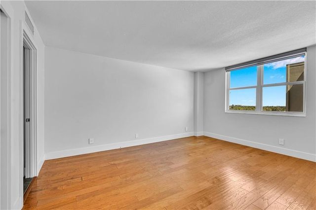 1900 S OCEAN Boulevard 6J, Lauderdale By The Sea, FL 33062