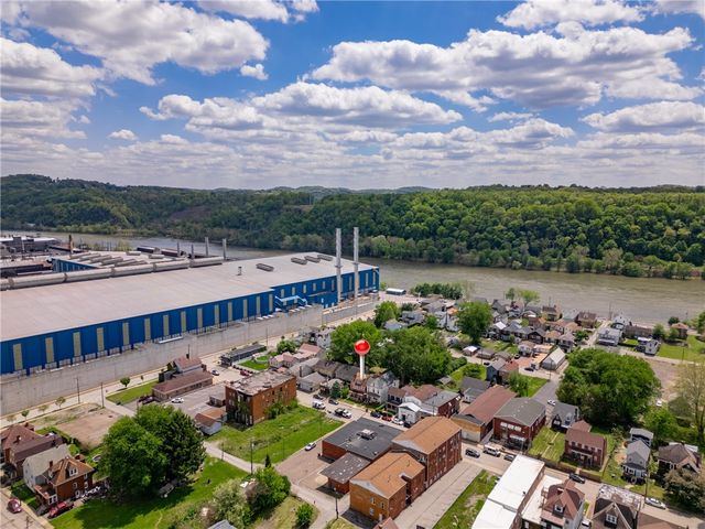 1110 Brackenridge Avenue, Brackenridge, PA 15014