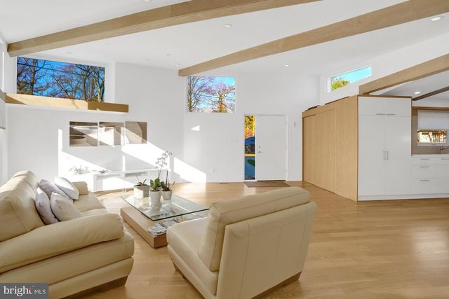 3017 PINE SPRING RD, Falls Church, VA 22042