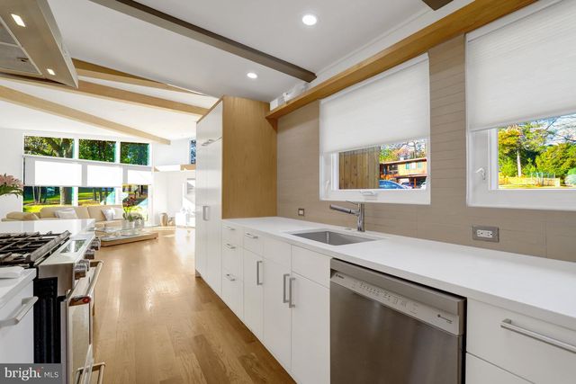 3017 PINE SPRING RD, Falls Church, VA 22042