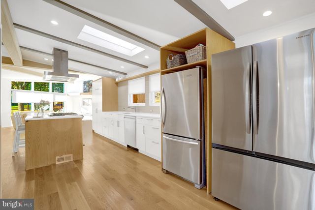 3017 PINE SPRING RD, Falls Church, VA 22042