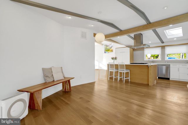 3017 PINE SPRING RD, Falls Church, VA 22042