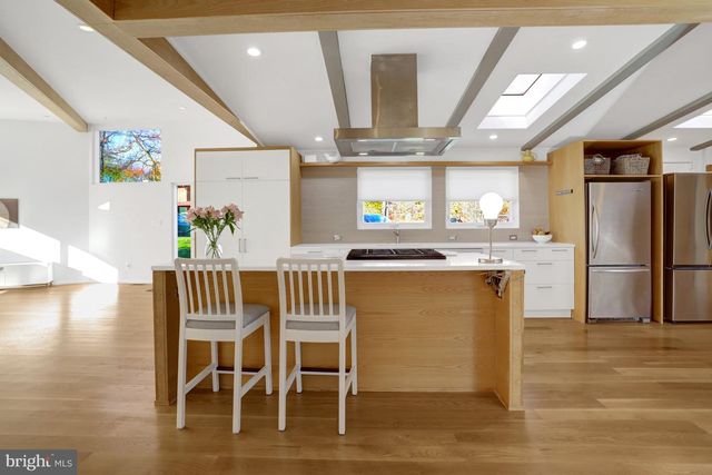 3017 PINE SPRING RD, Falls Church, VA 22042