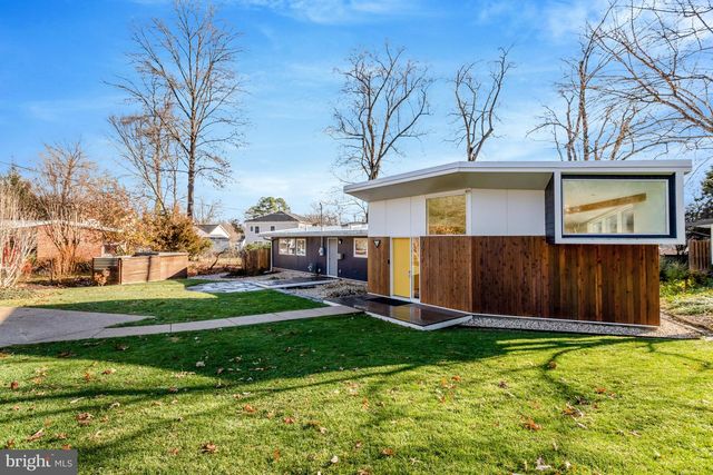 3017 PINE SPRING RD, Falls Church, VA 22042