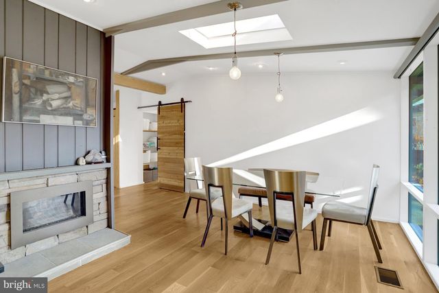 3017 PINE SPRING RD, Falls Church, VA 22042