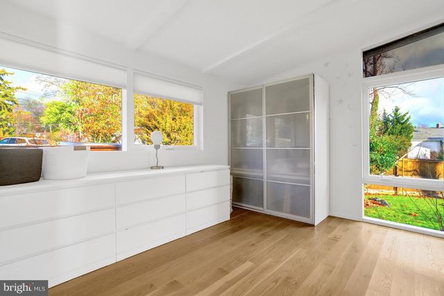 3017 PINE SPRING RD, Falls Church, VA 22042