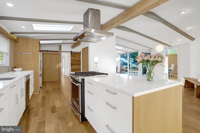 3017 PINE SPRING RD, Falls Church, VA 22042