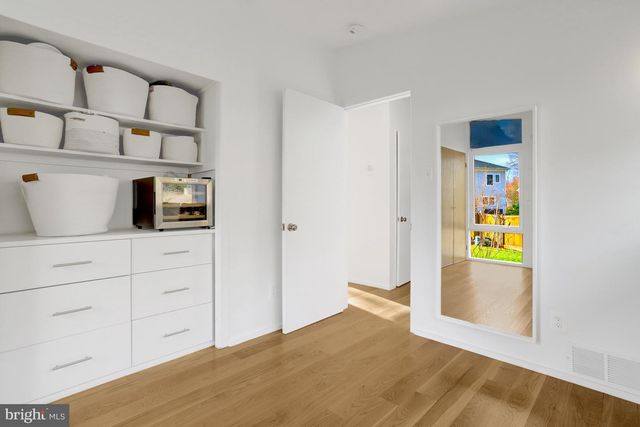 3017 PINE SPRING RD, Falls Church, VA 22042