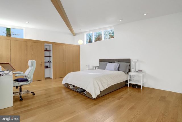 3017 PINE SPRING RD, Falls Church, VA 22042