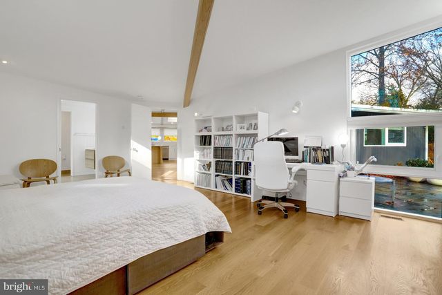 3017 PINE SPRING RD, Falls Church, VA 22042