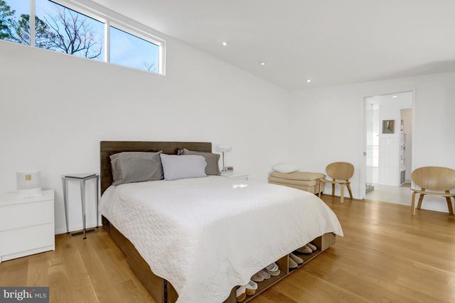 3017 PINE SPRING RD, Falls Church, VA 22042