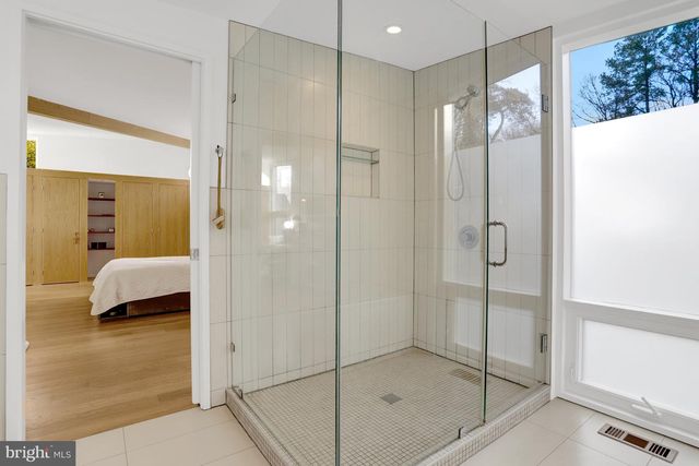 3017 PINE SPRING RD, Falls Church, VA 22042