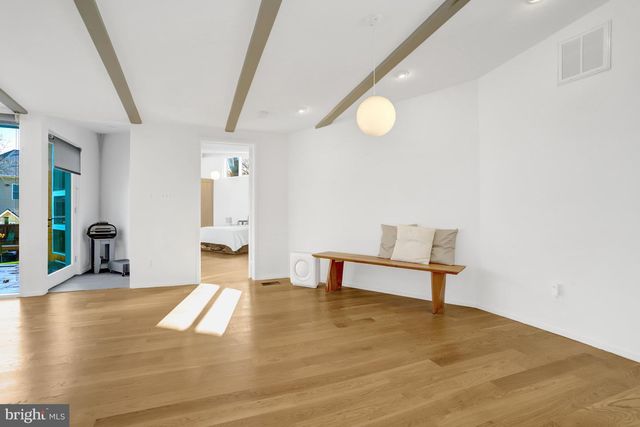 3017 PINE SPRING RD, Falls Church, VA 22042