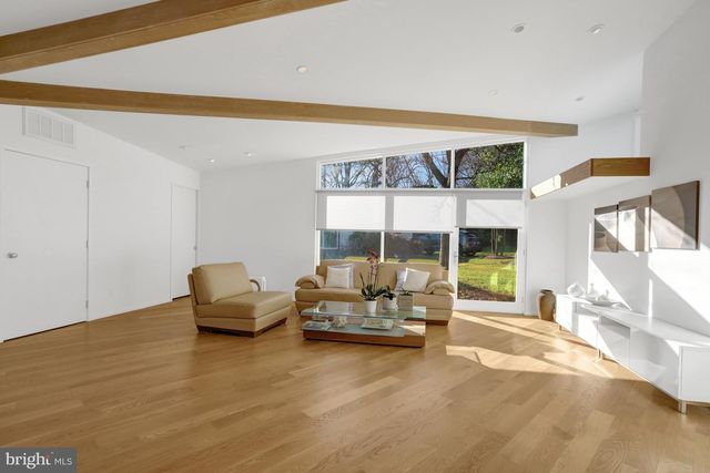 3017 PINE SPRING RD, Falls Church, VA 22042