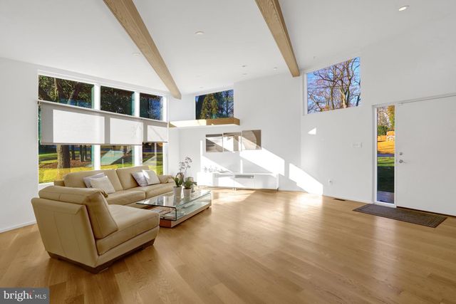 3017 PINE SPRING RD, Falls Church, VA 22042