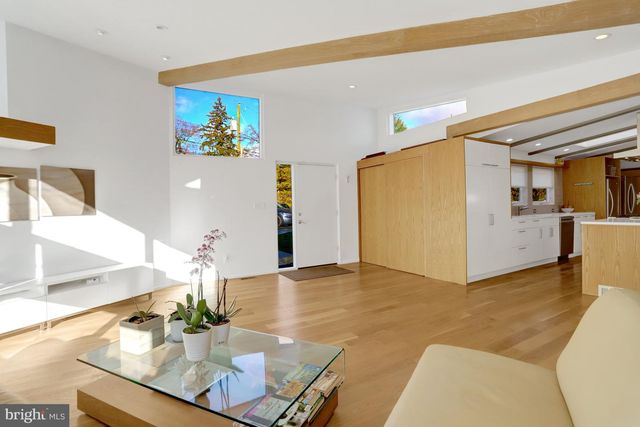 3017 PINE SPRING RD, Falls Church, VA 22042