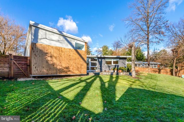 3017 PINE SPRING RD, Falls Church, VA 22042