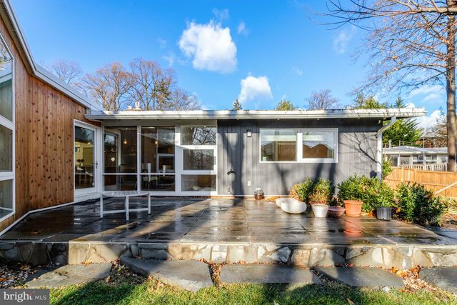 3017 PINE SPRING RD, Falls Church, VA 22042