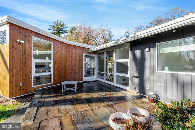 3017 PINE SPRING RD, Falls Church, VA 22042