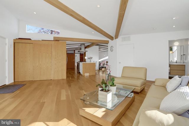 3017 PINE SPRING RD, Falls Church, VA 22042