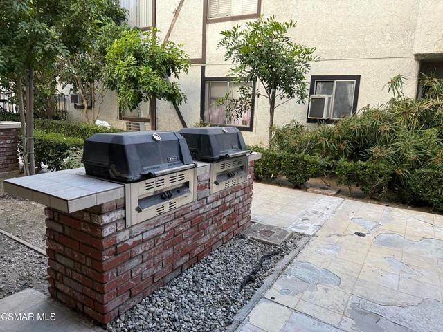 18530 Hatteras Street 313, Tarzana, CA 91356