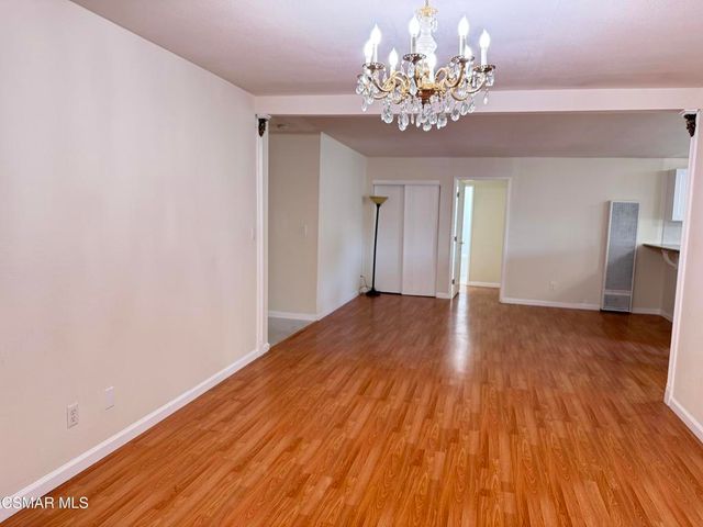 18530 Hatteras Street 313, Tarzana, CA 91356