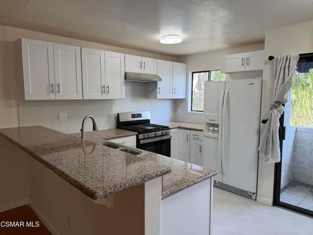 18530 Hatteras Street 313, Tarzana, CA 91356