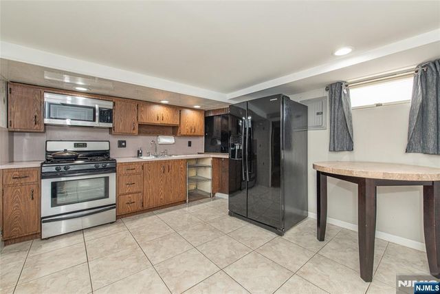 140 Jackson Avenue, Woodland Park, NJ 07424