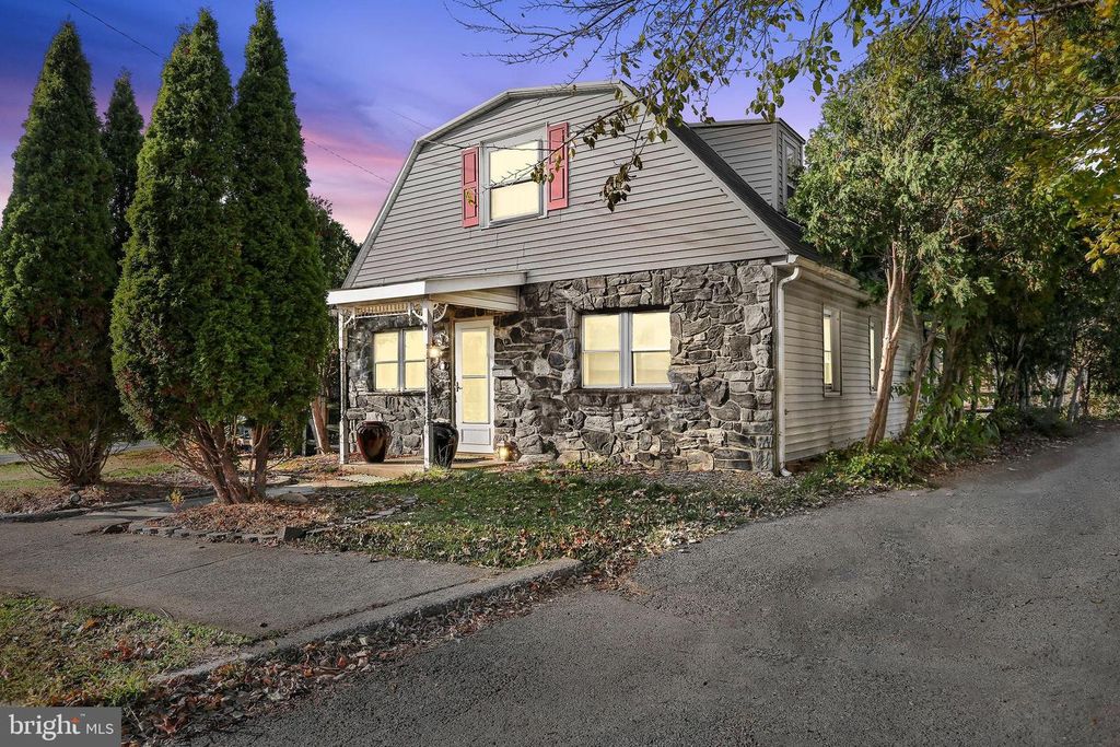 743 COLUMBIA AVE, Temple, PA 19560