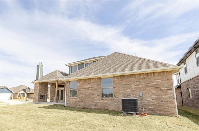 3324 Courtney Creek Drive, Edmond, OK 73012