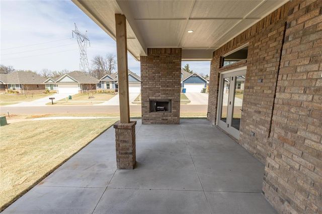 3324 Courtney Creek Drive, Edmond, OK 73012