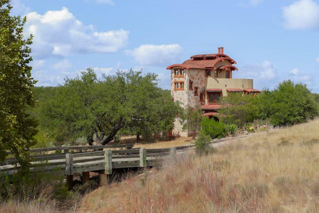 19015 and 19201 Moreh Peak PASS, Austin, TX 78738