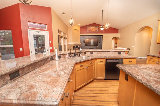 4608 W Addisyn Court, Visalia, CA 93291