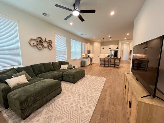 177 Hidden Peak Drive, Montgomery, TX 77316